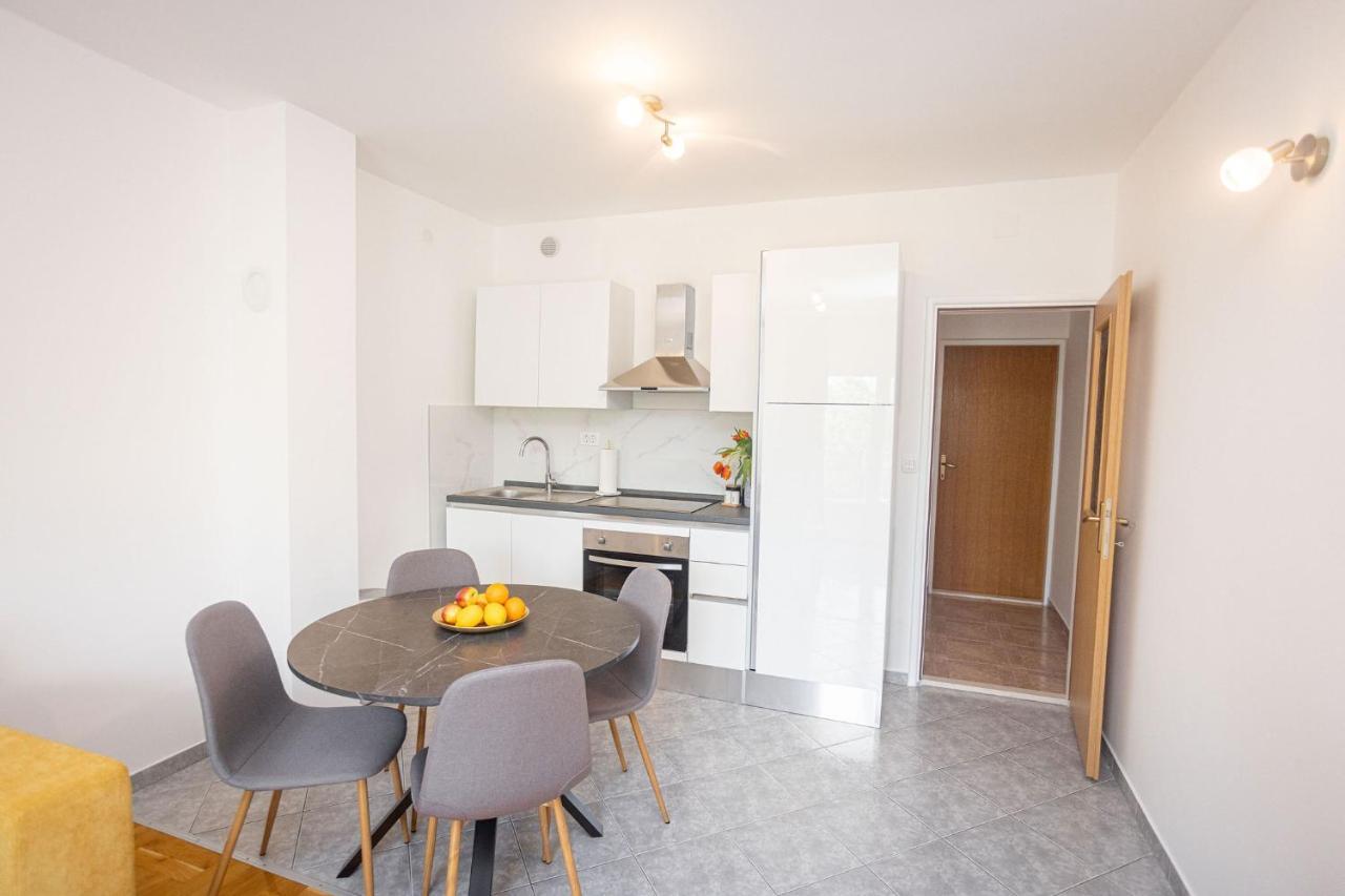 Apartments Veronika Трогир Экстерьер фото