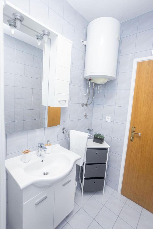 Apartments Veronika Трогир Экстерьер фото