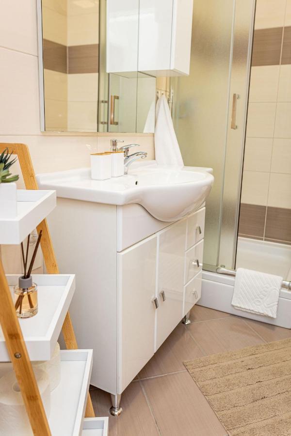 Apartments Veronika Трогир Экстерьер фото
