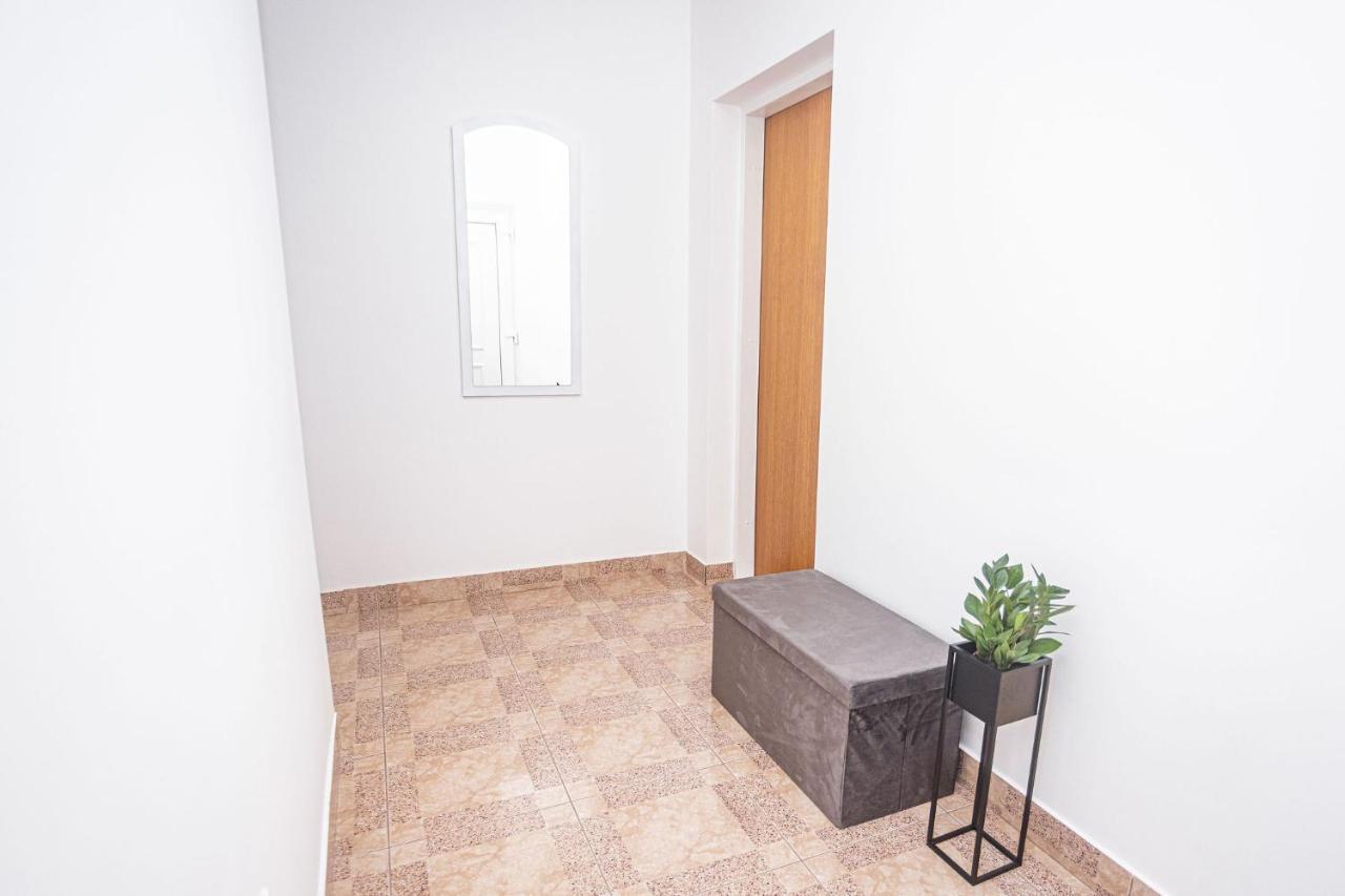 Apartments Veronika Трогир Экстерьер фото