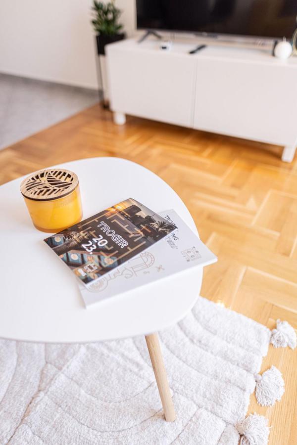 Apartments Veronika Трогир Экстерьер фото