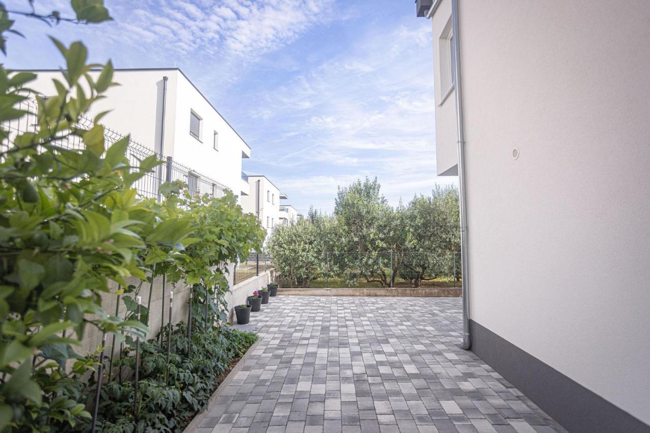Apartments Veronika Трогир Экстерьер фото
