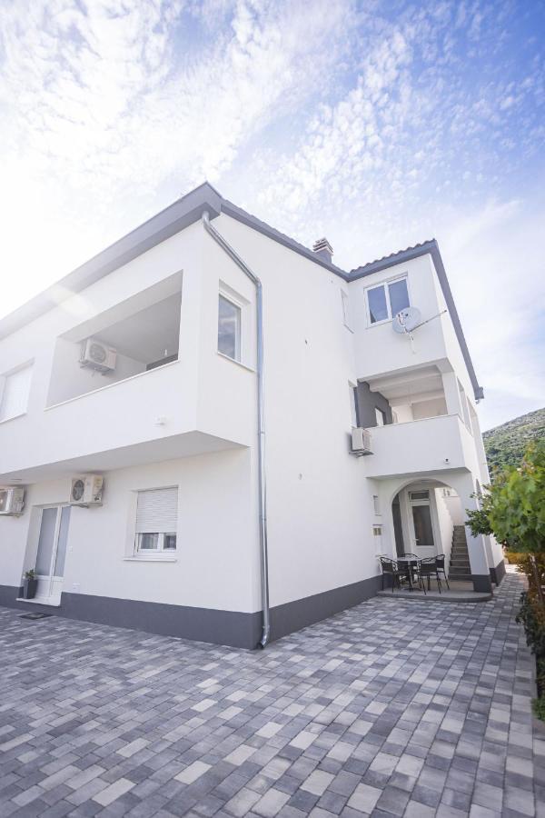 Apartments Veronika Трогир Экстерьер фото