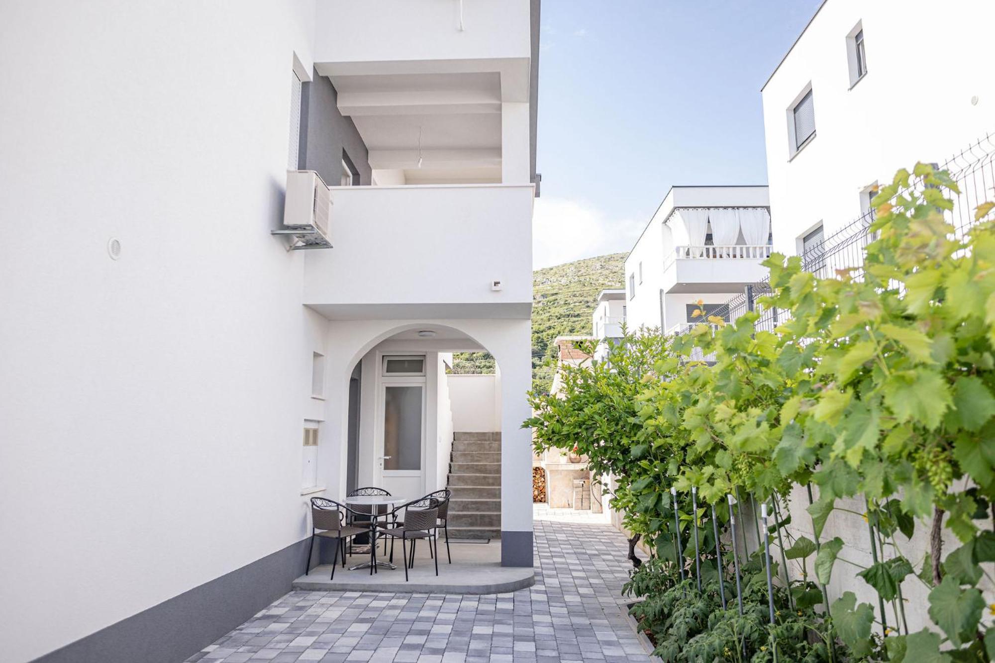 Apartments Veronika Трогир Экстерьер фото
